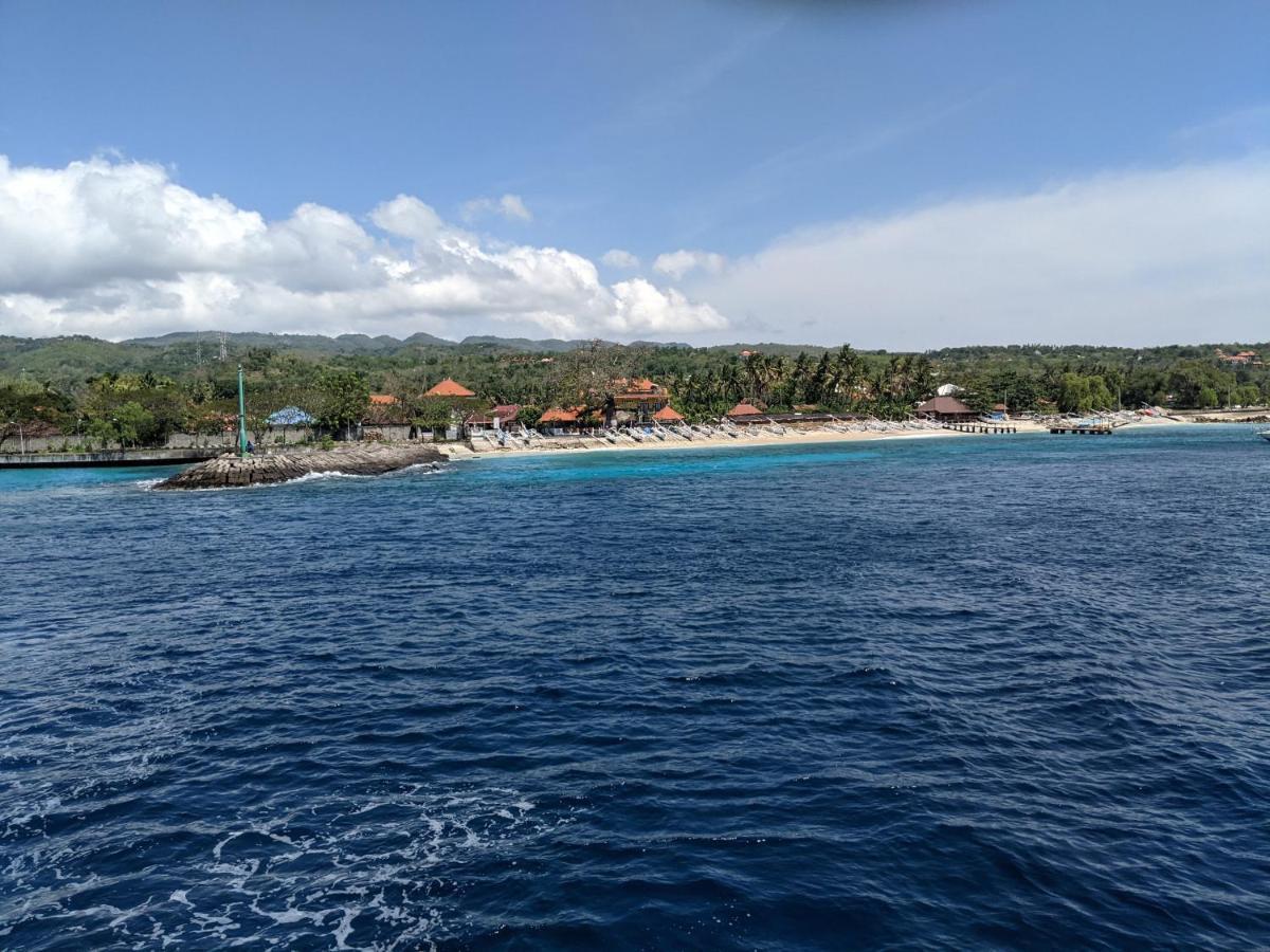 Sarinah Beach - Bistro&Bungalow Batununggul Bagian luar foto