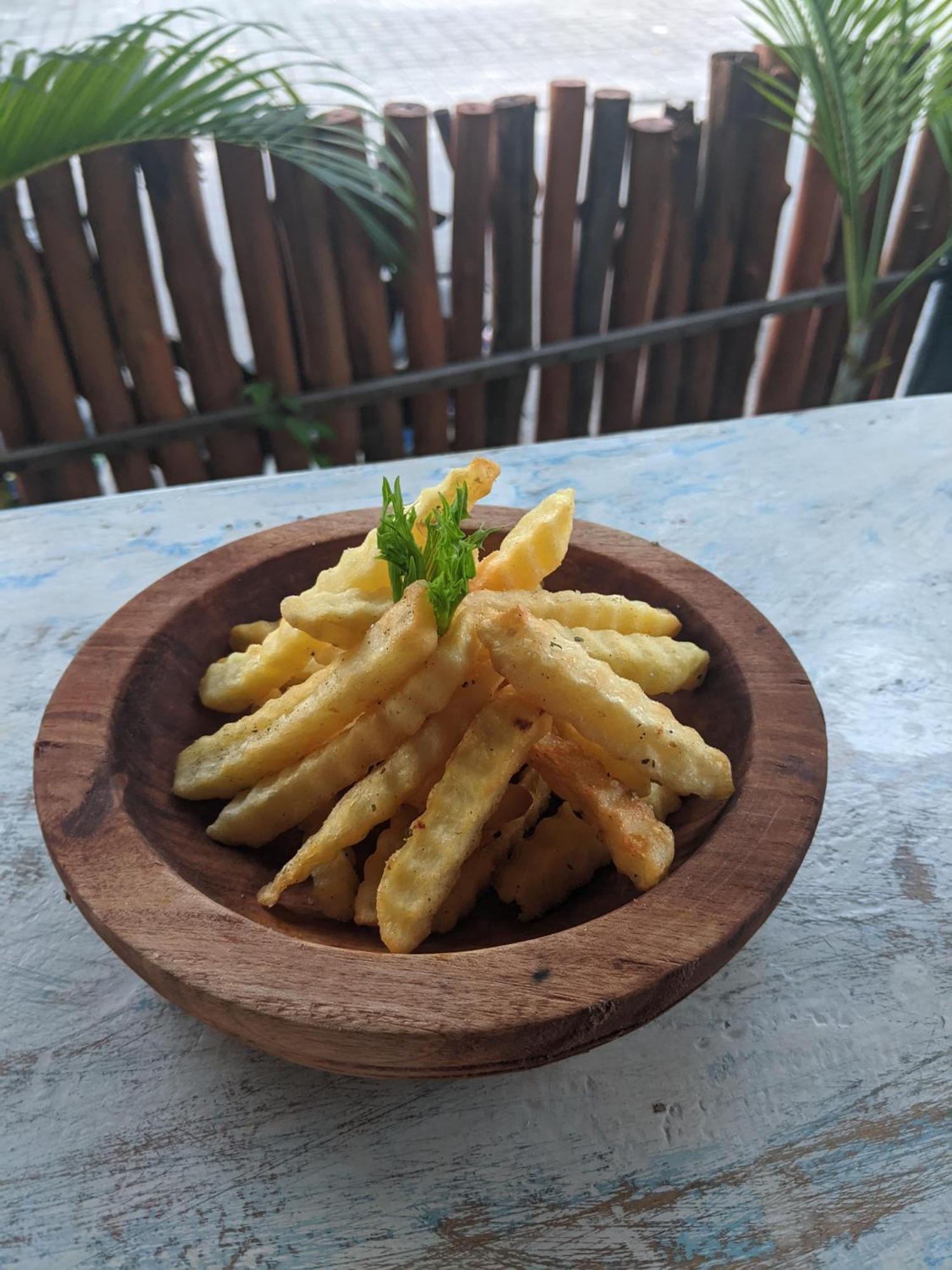 Sarinah Beach - Bistro&Bungalow Batununggul Bagian luar foto